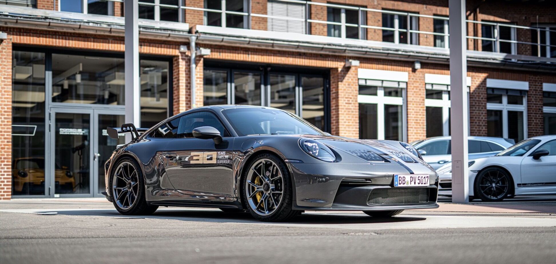 Porsche отметил 30-летие участия в гонках особым 911 GT3