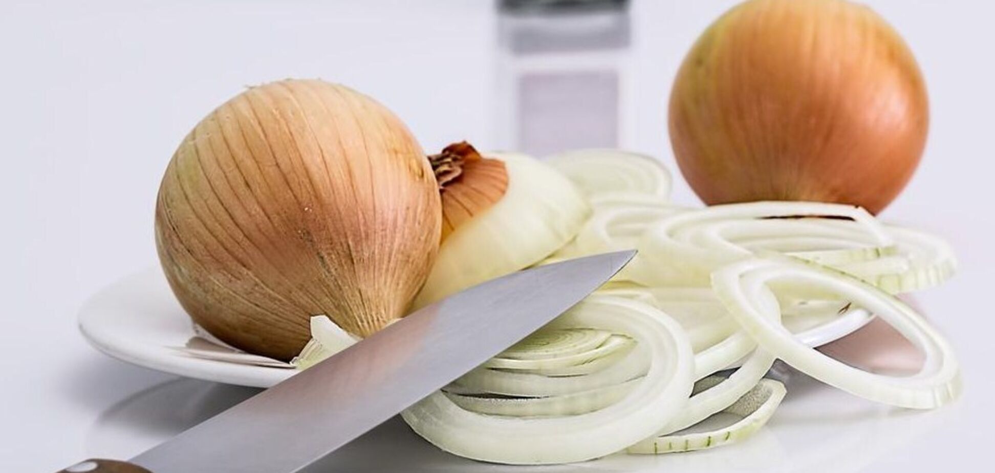 Як замаринувати цибулю за 10 хвилин: до м`яса та салатів