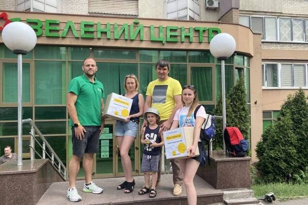 Продукты для переселенцев: в Запорожье приехал очередной груз от Фонда Рината Ахметова