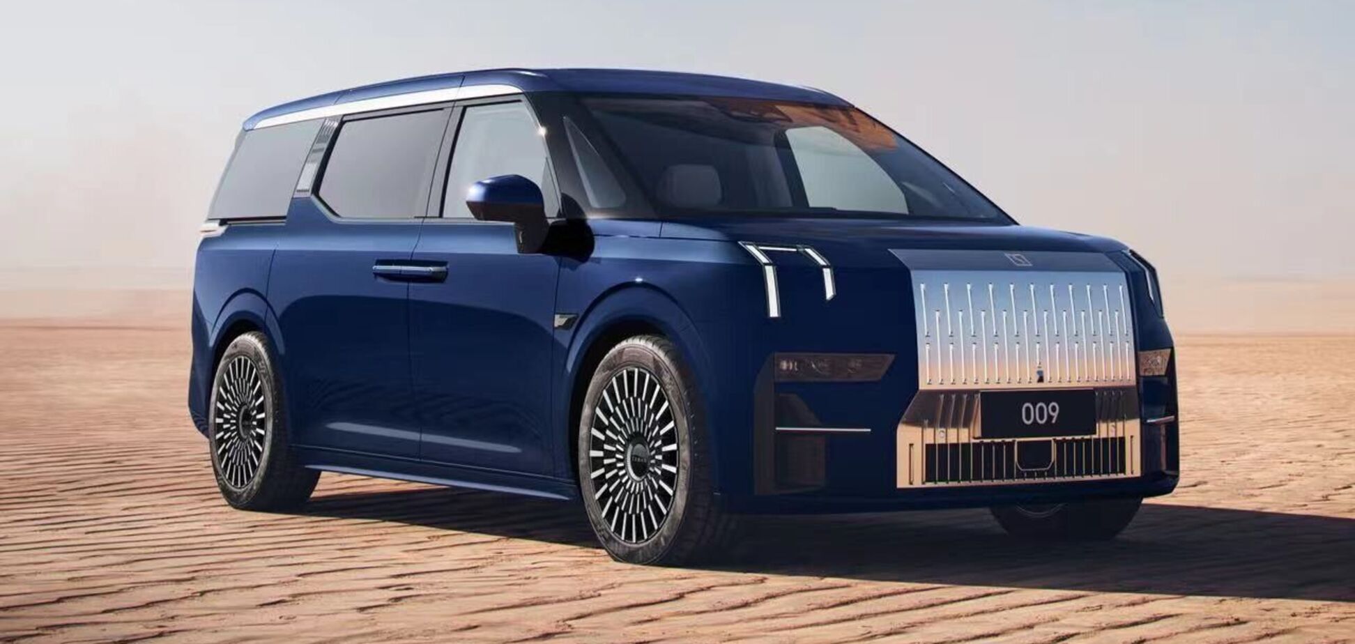 Zeekr анонсировал футуристический минивен на электротяге