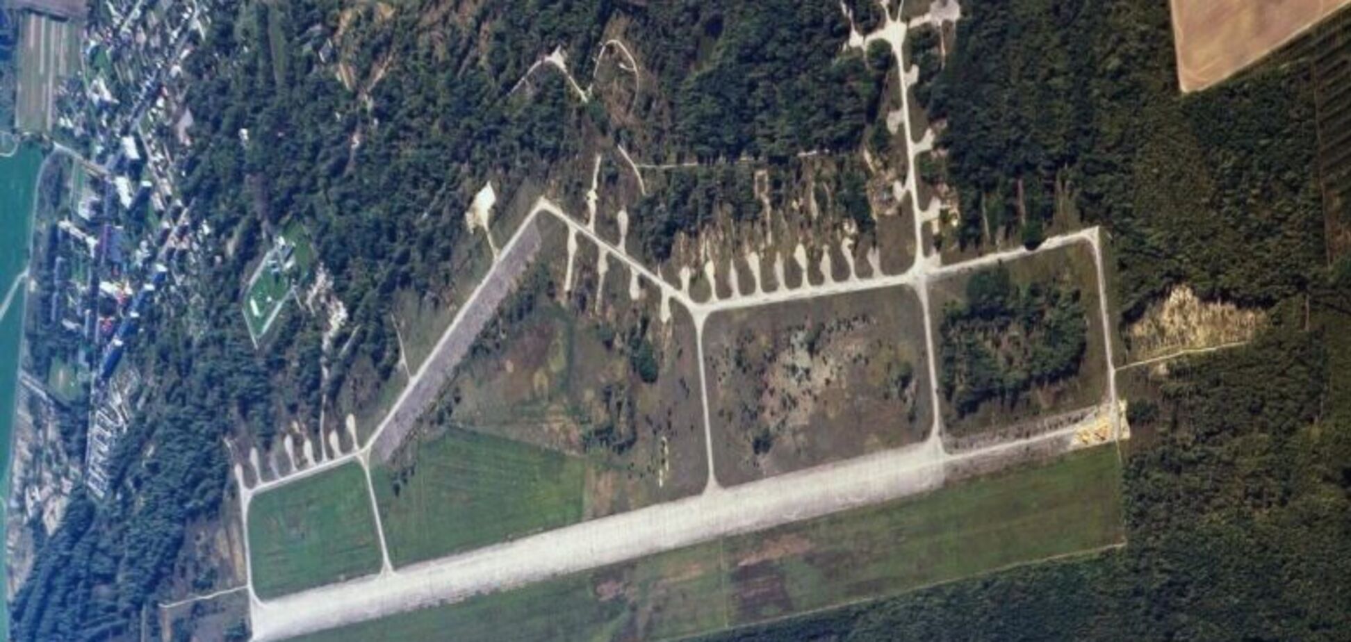 Теперь технику безопасности нарушили в Белоруси: в Зябровке много курят