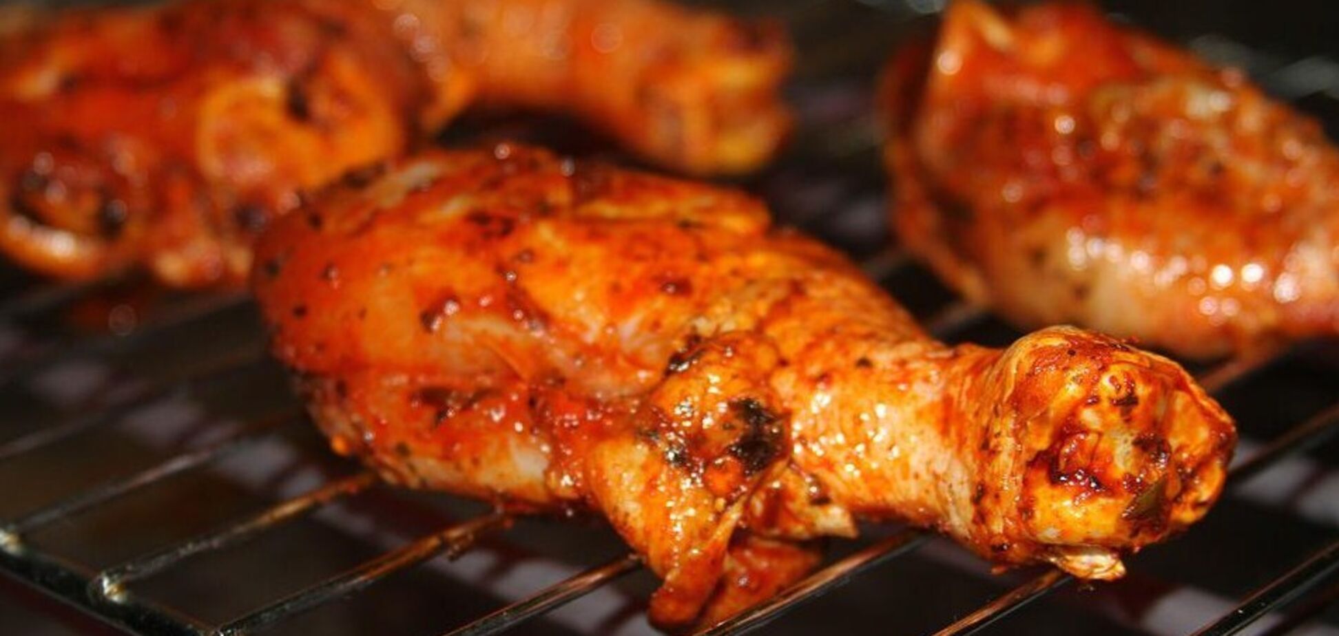 Сочные куриные бедра на сковороде: в каком соусе приготовить