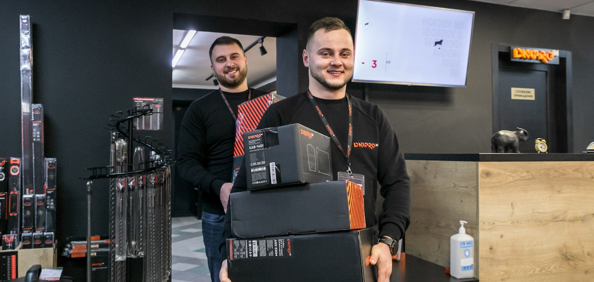 'Вийшов на роботу, а прийшов на війну': як імперія інструментів працює для ЗСУ та допомагає українцям