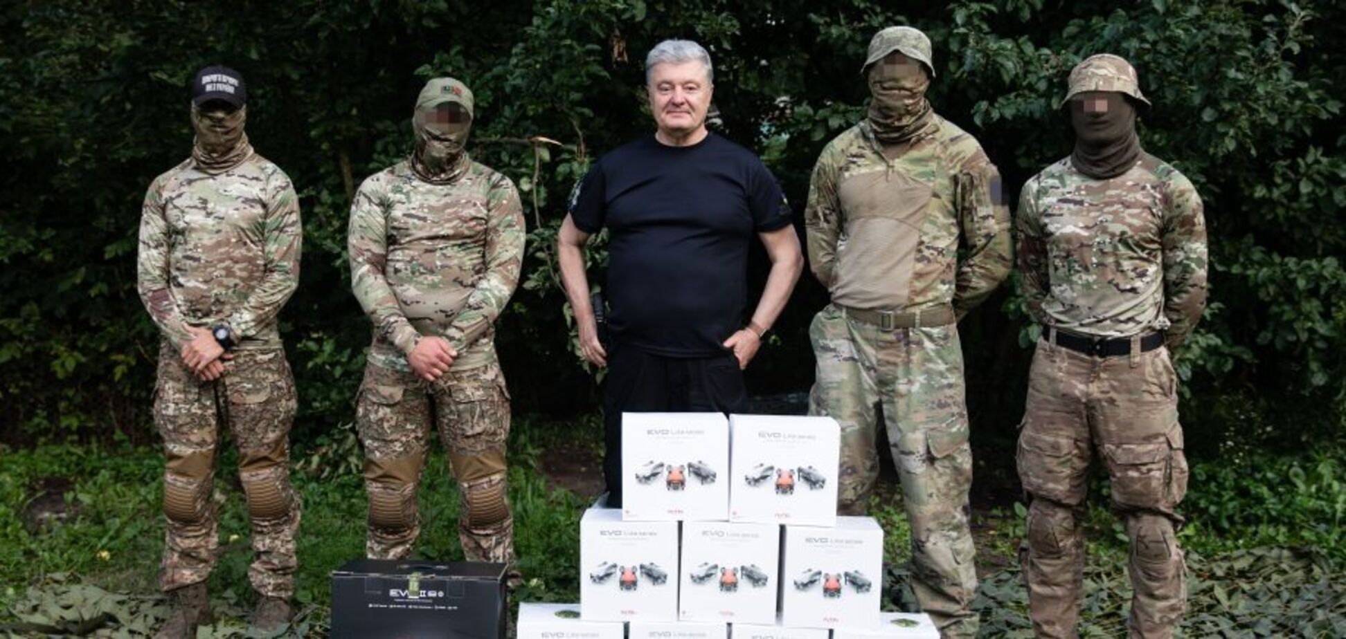 Дроны Autel, купленные Фондом Порошенко и волонтерами, передали бойцам ССО