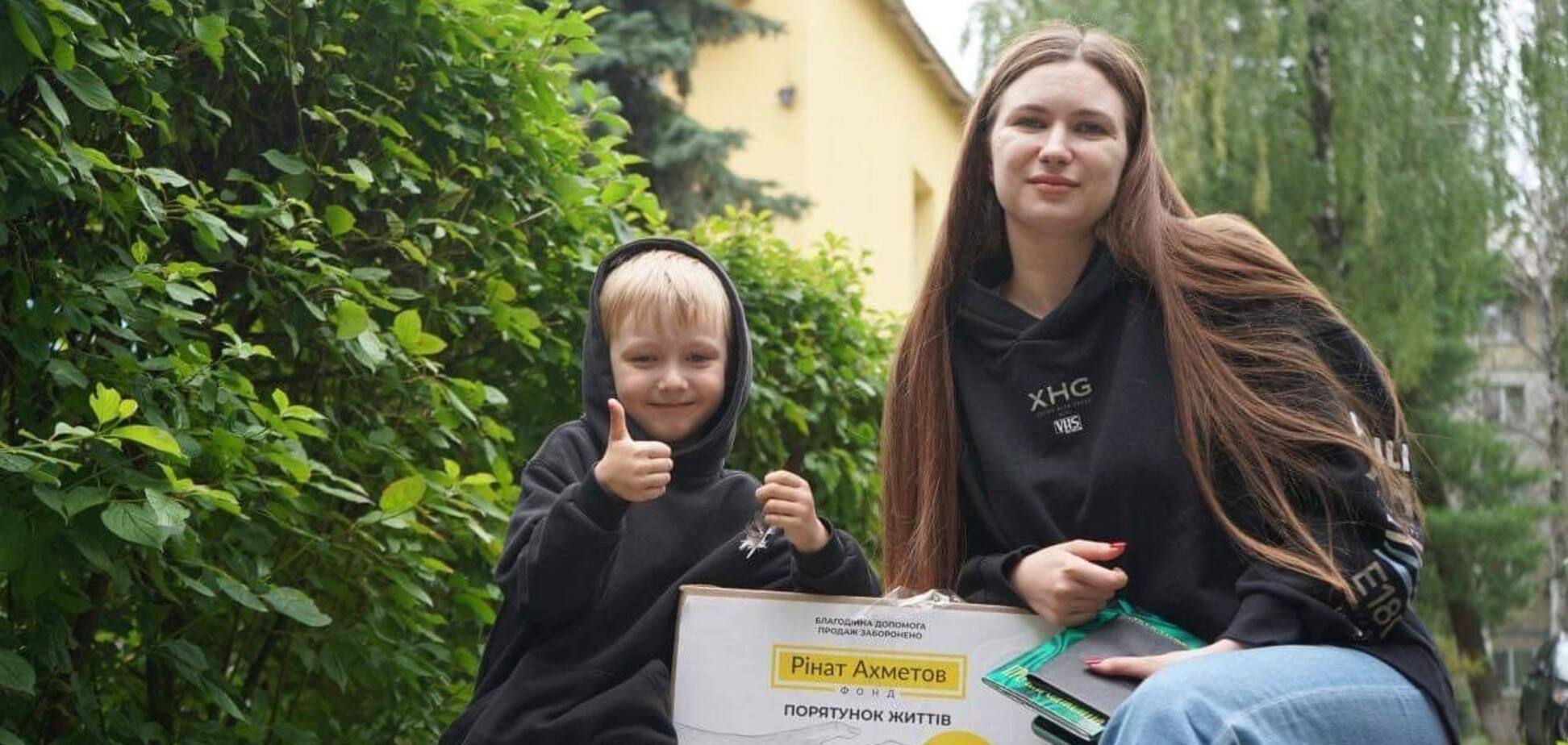 Переселенцы в Киеве получили гуманитарную помощь от Фонда Рината Ахметова