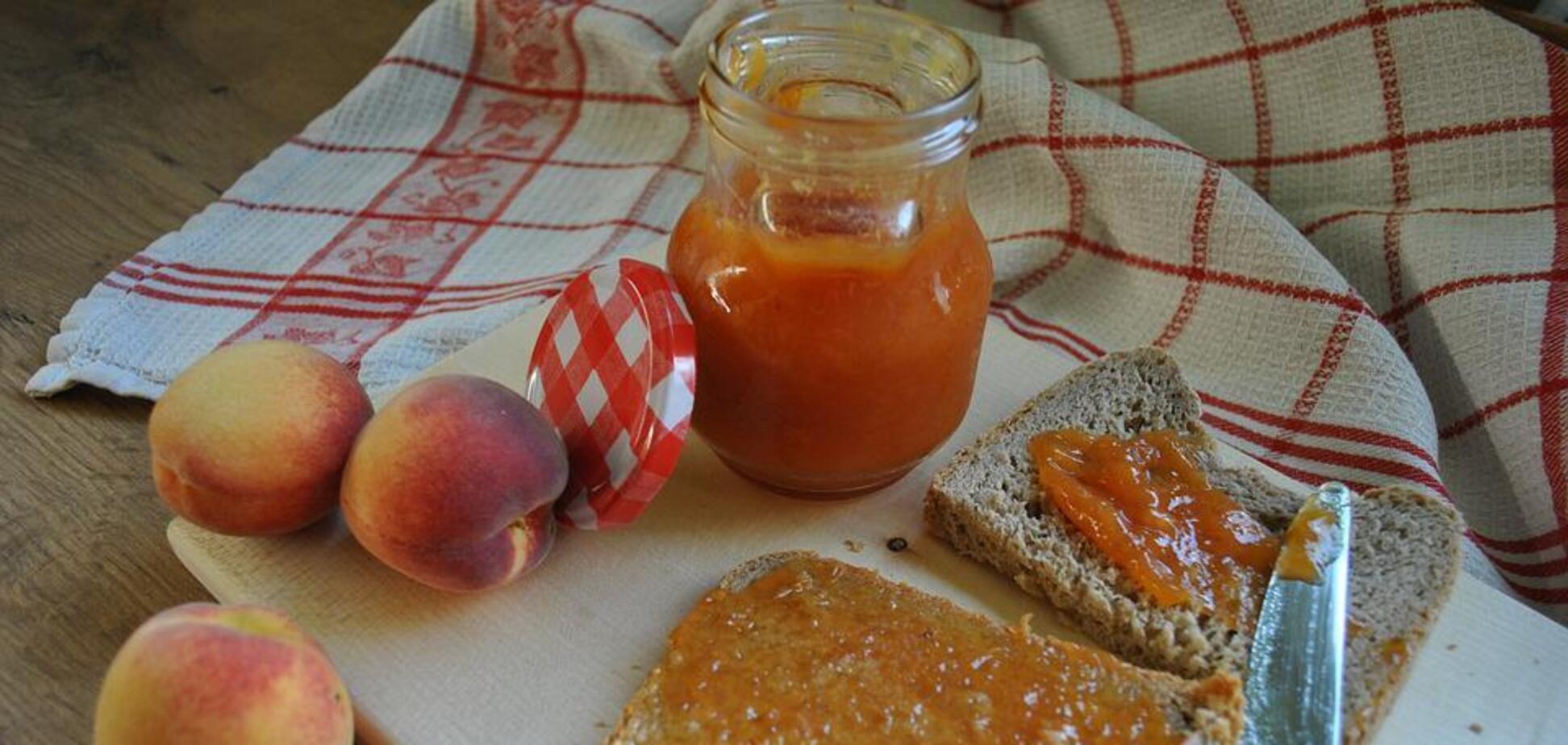 Густой персиковый джем с секретным ингредиентом: простой и быстрый рецепт