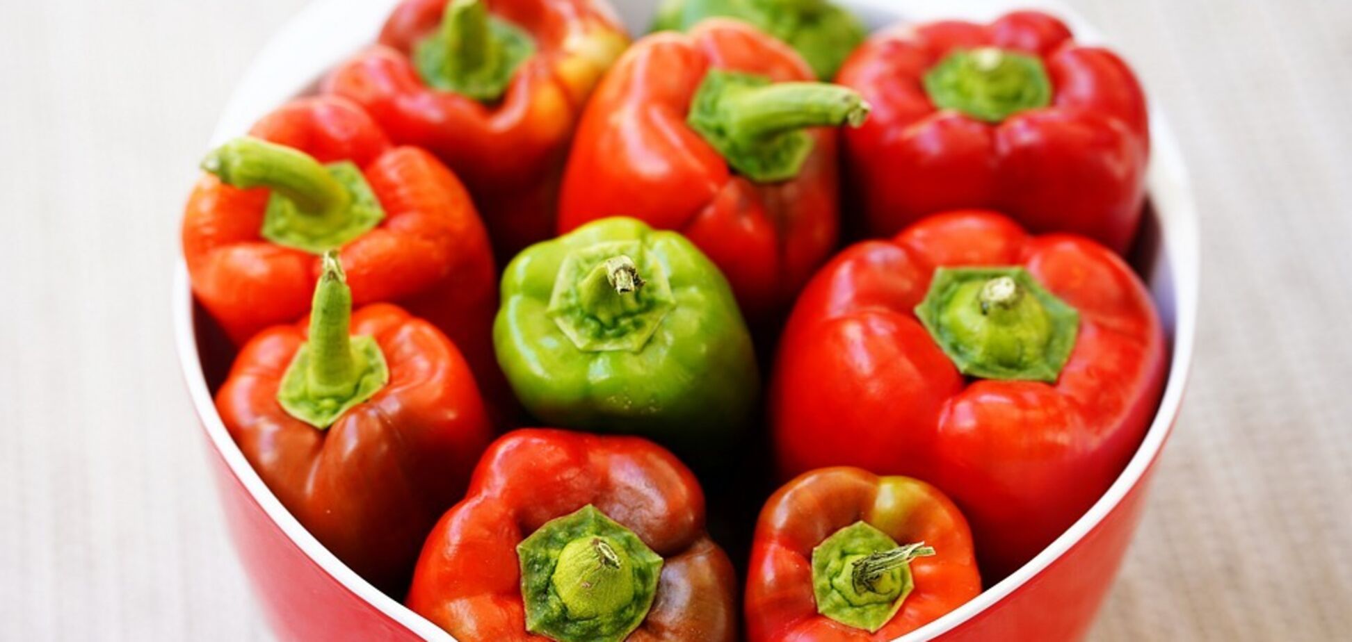Как запечь болгарский перец в томатном соусе: лучше фаршированного