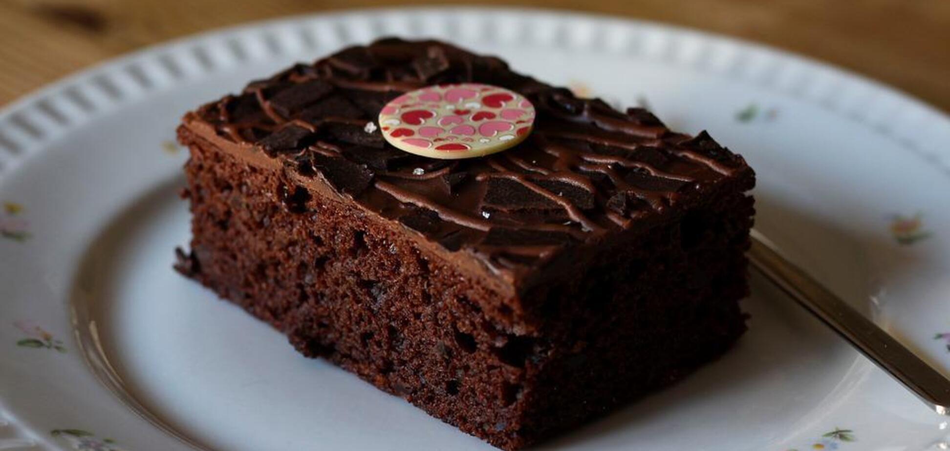 Шоколадный пирог на сковороде: хорошо поднимается и получается очень пышным