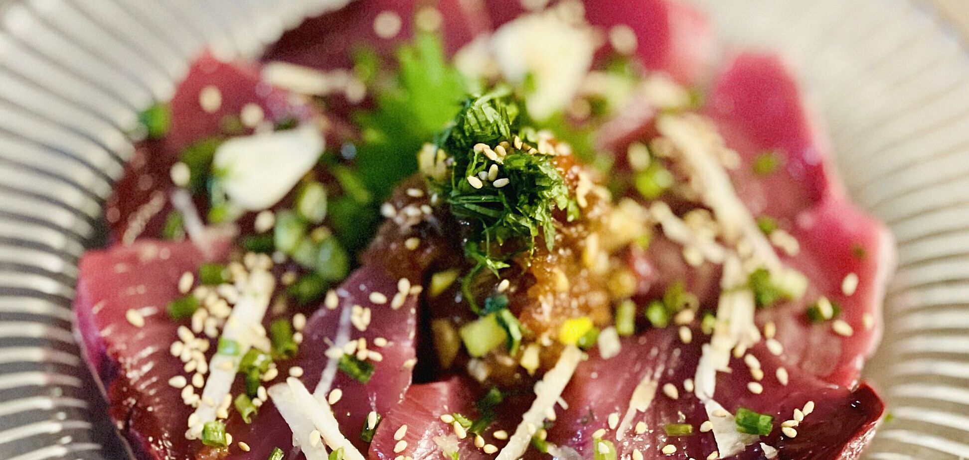 Карпаччо из тунца: как сделать ресторанное блюдо в домашних условиях