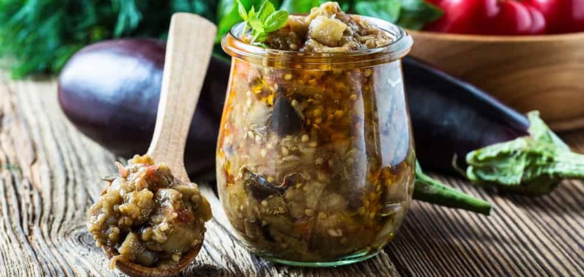 Вкусный салат из баклажанов на зиму: как приготовить пикантную закуску