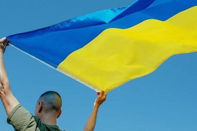 Порошенко поздравил украинцев с Днем Независимости: мы стали нацией воинов и волонтеров