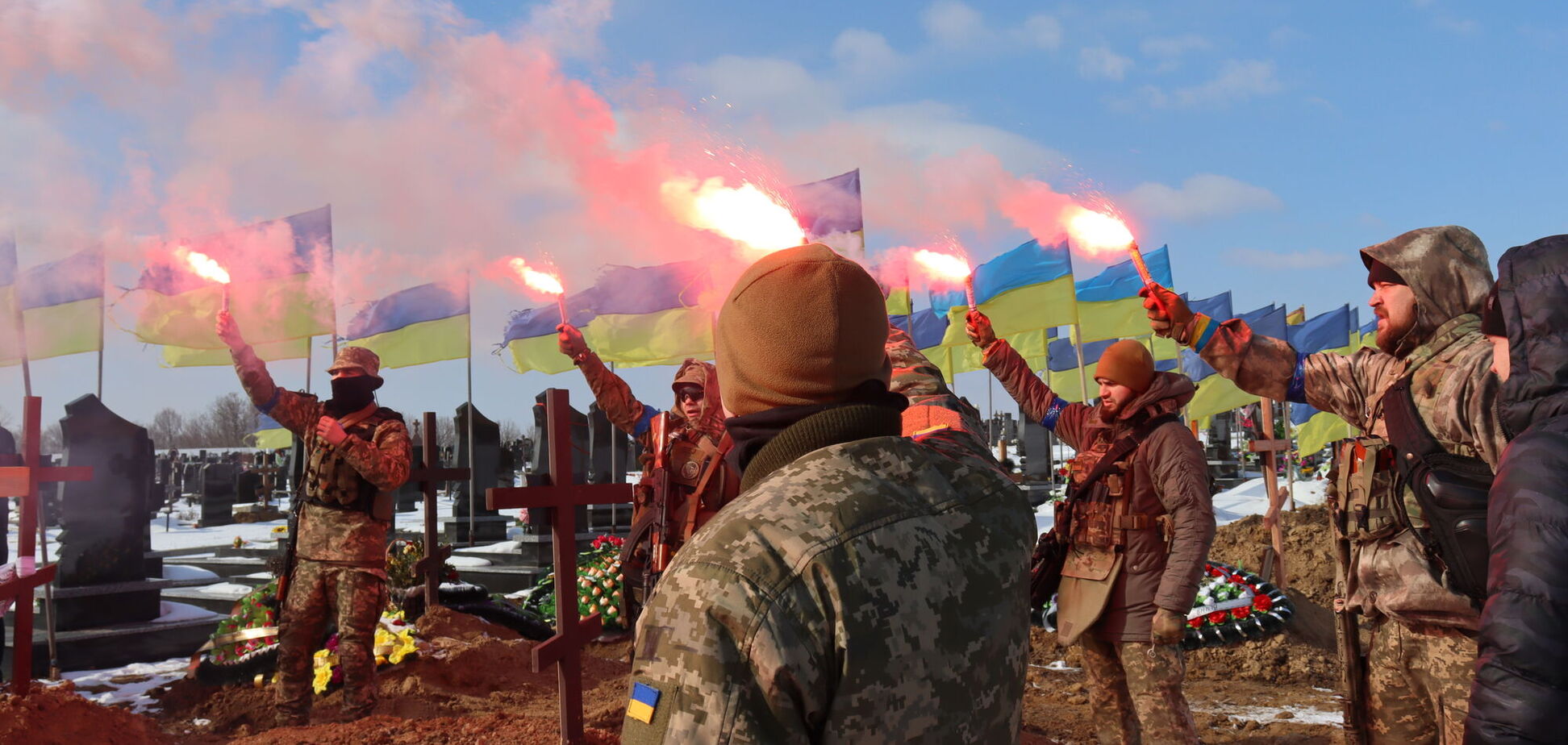 Украинские ультрас создали фонд 'Трибуна Героев', который будет помогать семьям погибших на войне