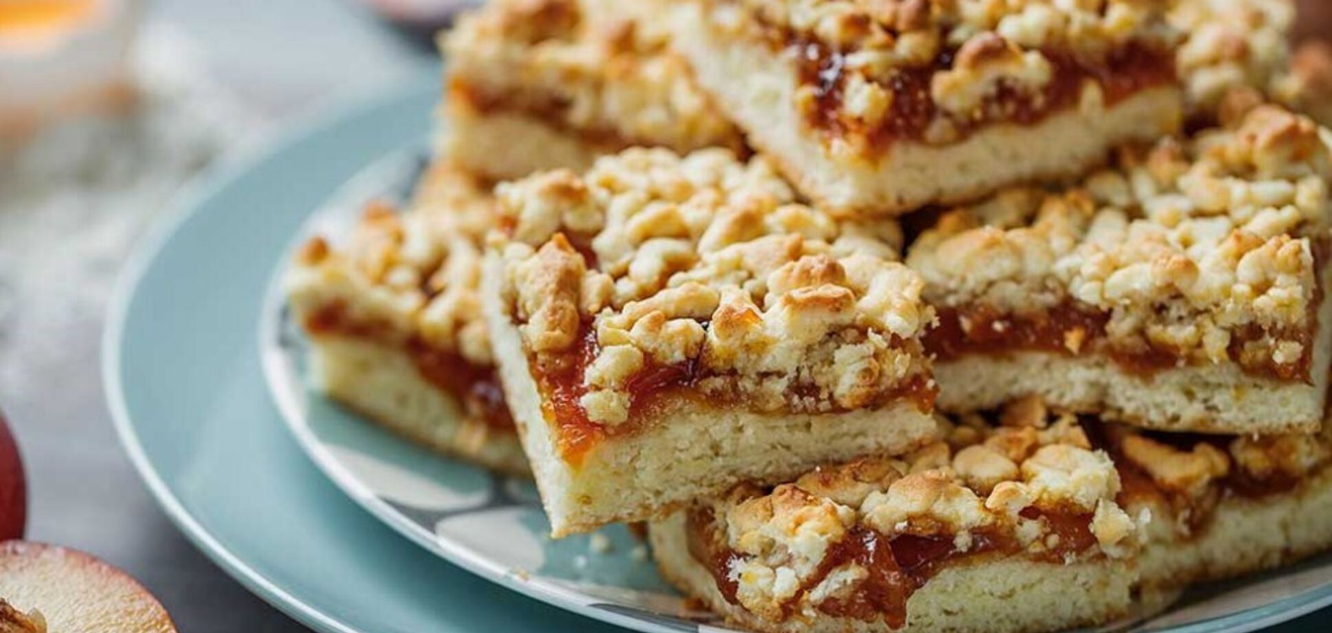 Тертий пиріг з яблучним повидлом нашвидкуруч: рецепт найпростішого тіста