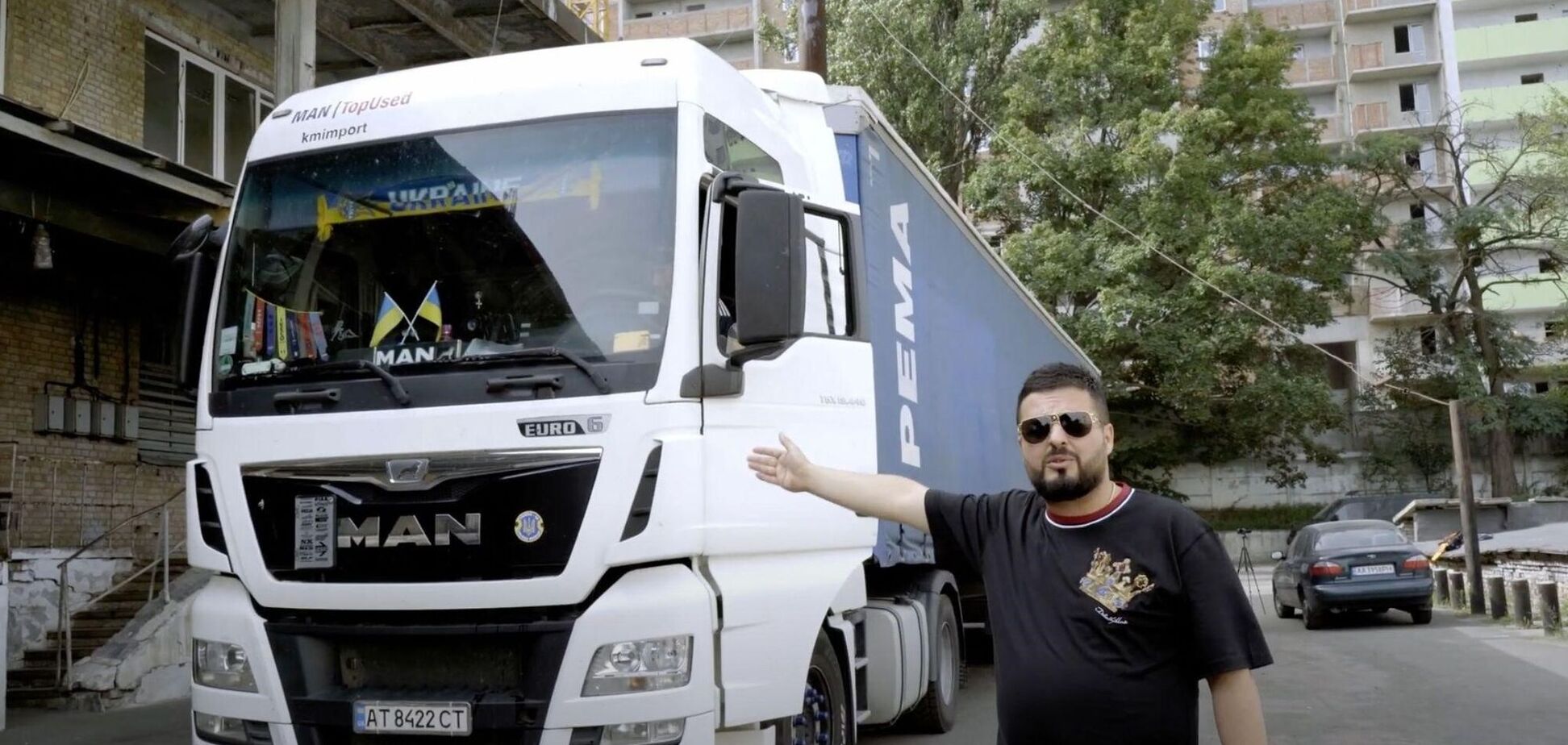 Бизнесмен из Турции Reis Selçuk доставил на передовую очередную партию гуманитарного груза для ВСУ