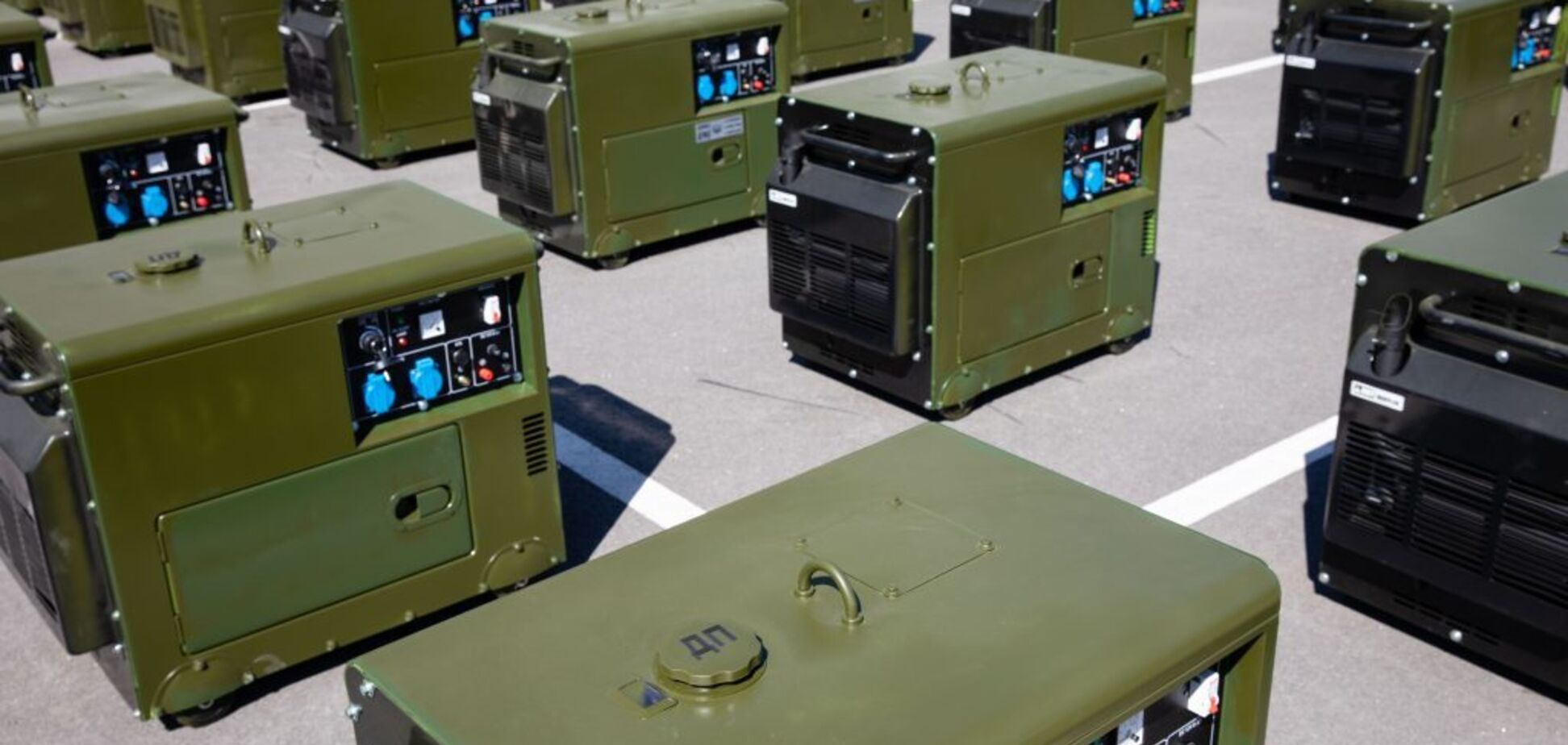 Фонд Порошенко с волонтерами отправили фронтовым бригадам 80 мощных генераторов