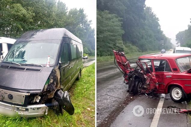 Зіткнулися легковик та два мікроавтобуси