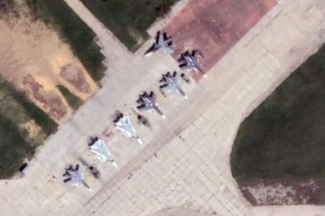 В окупованому Криму прогриміли вибухи на російській авіабазі