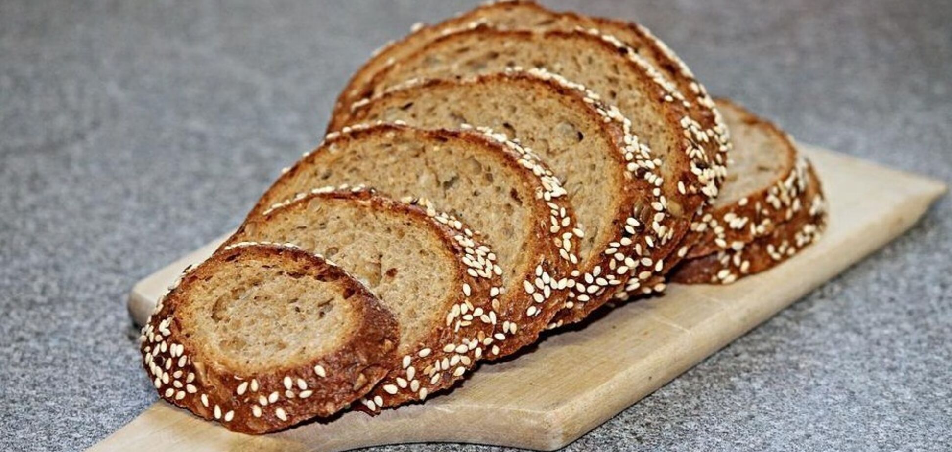 Почему не стоит покупать нарезанный хлеб: неожиданный ответ