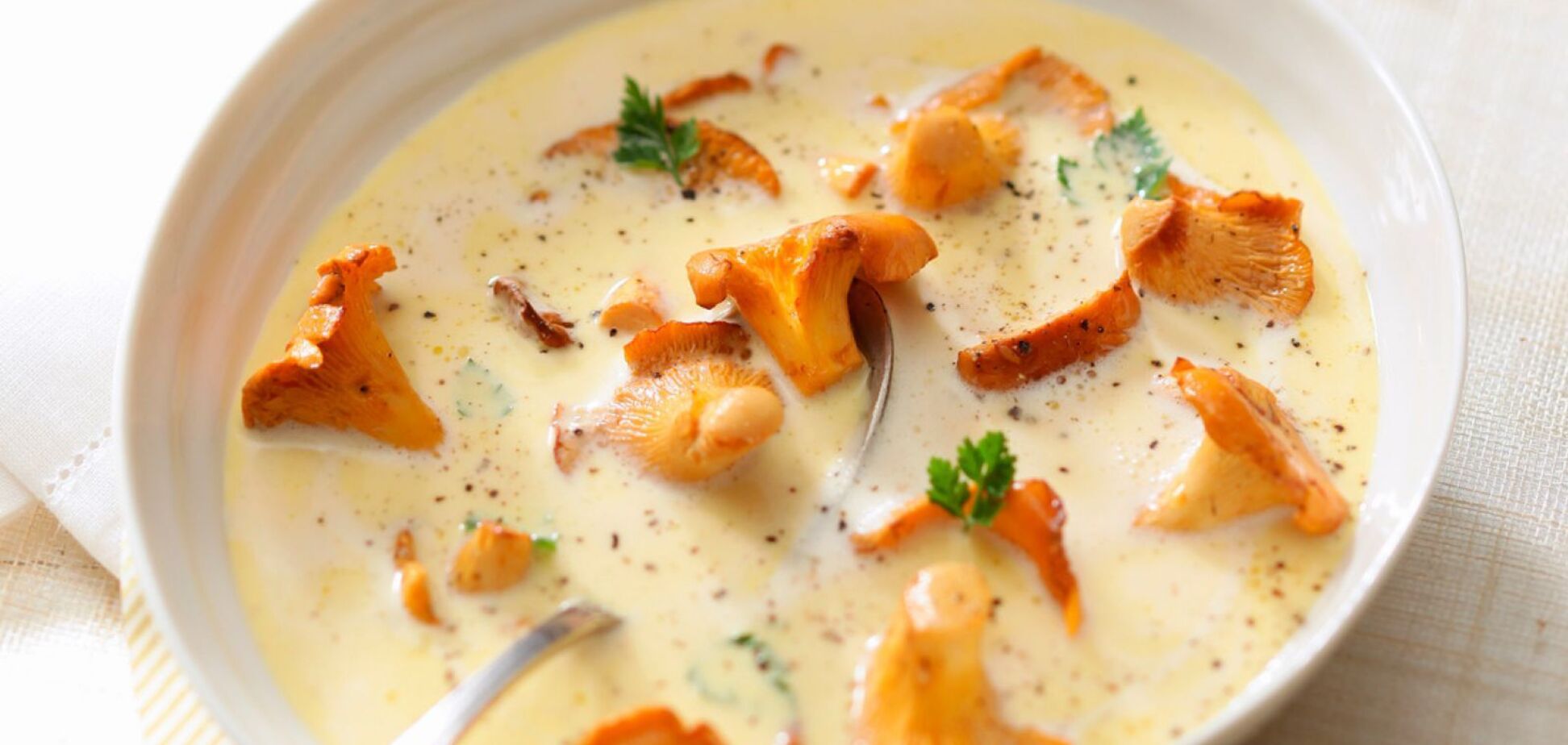 Як приготувати суп з лисичок: страва від осіннього авітамінозу