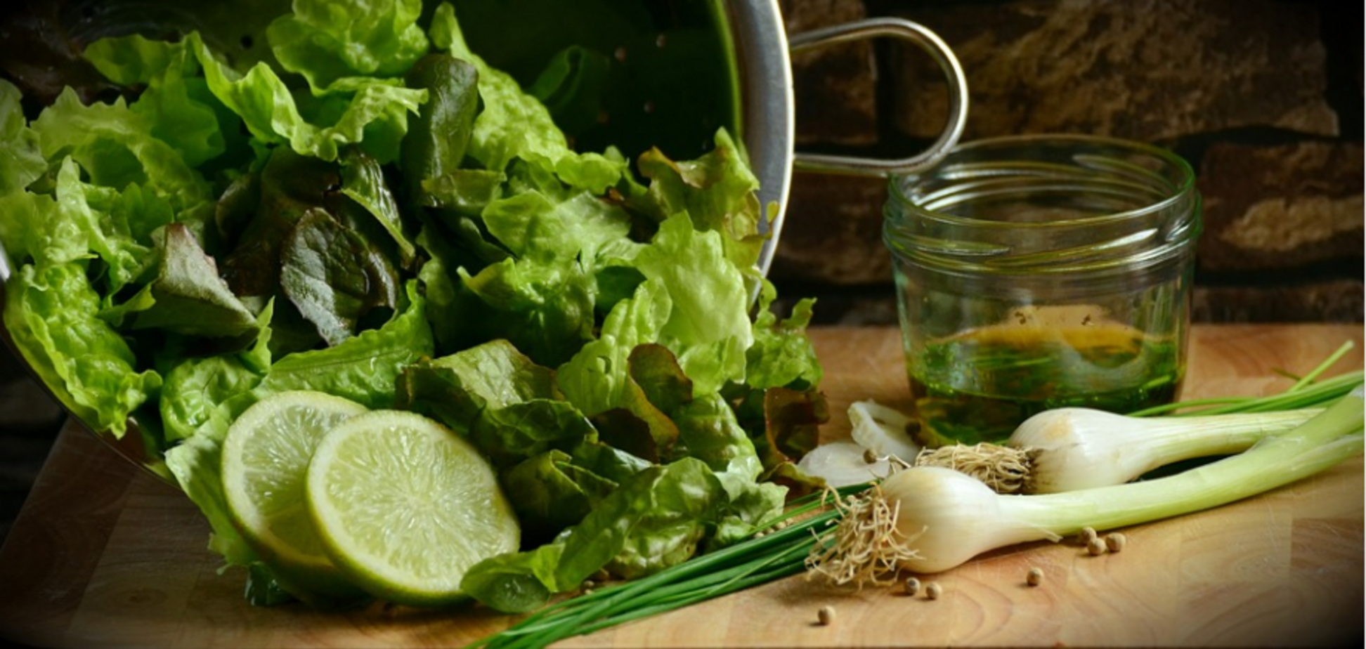 Топ корисних заправок для салатів: ідеально підходять для осінніх страв