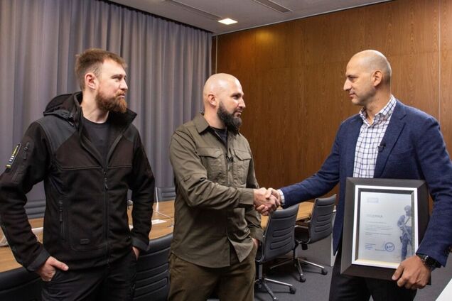 Ахметов забезпечив Львівські заводи сталлю для випуску бронежилетів для ЗСУ