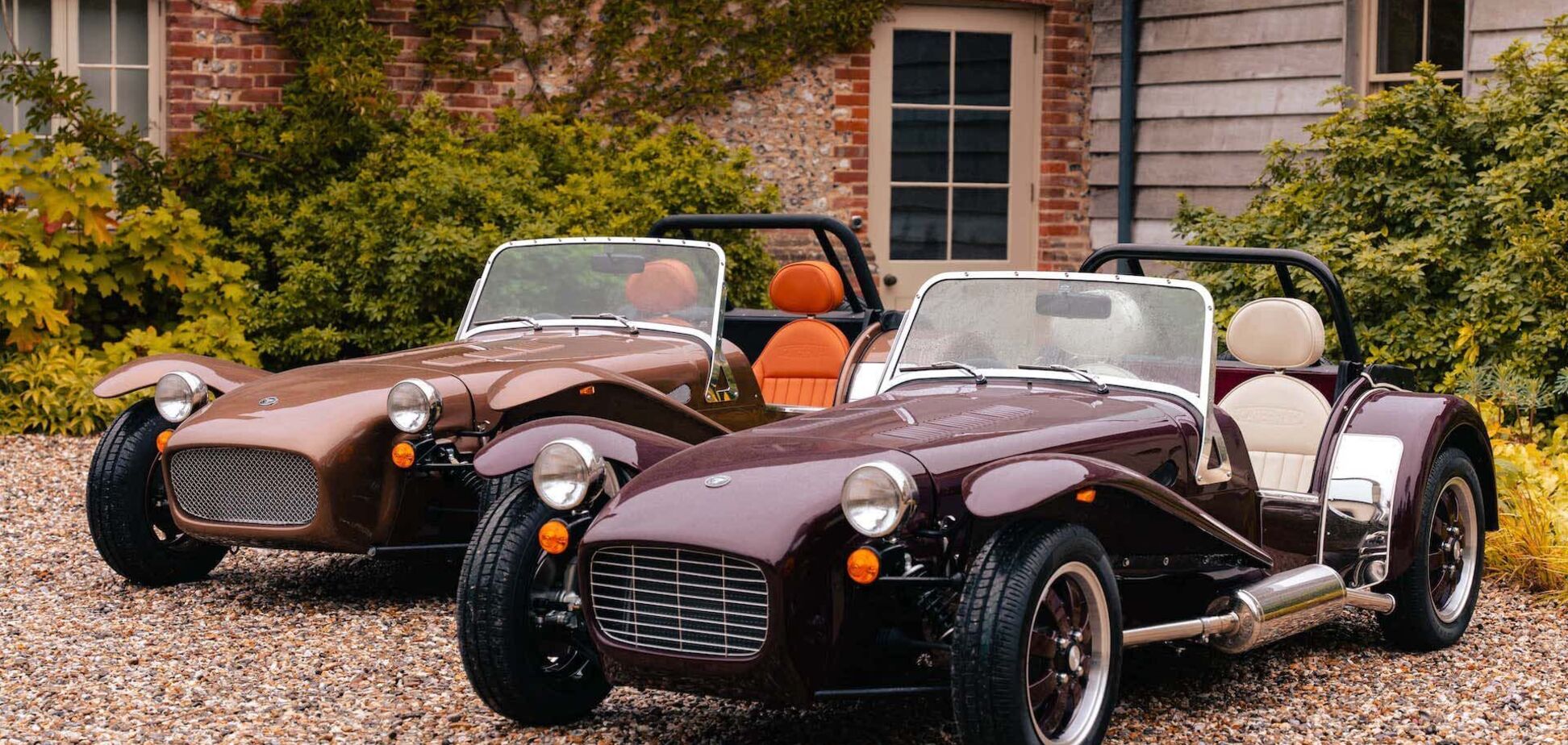 Caterham презентовал сразу две новинки