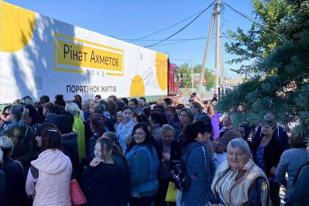 Фонд Ахметова доставив три вантажівки з гумдопомогою для звільнених громад Донеччини