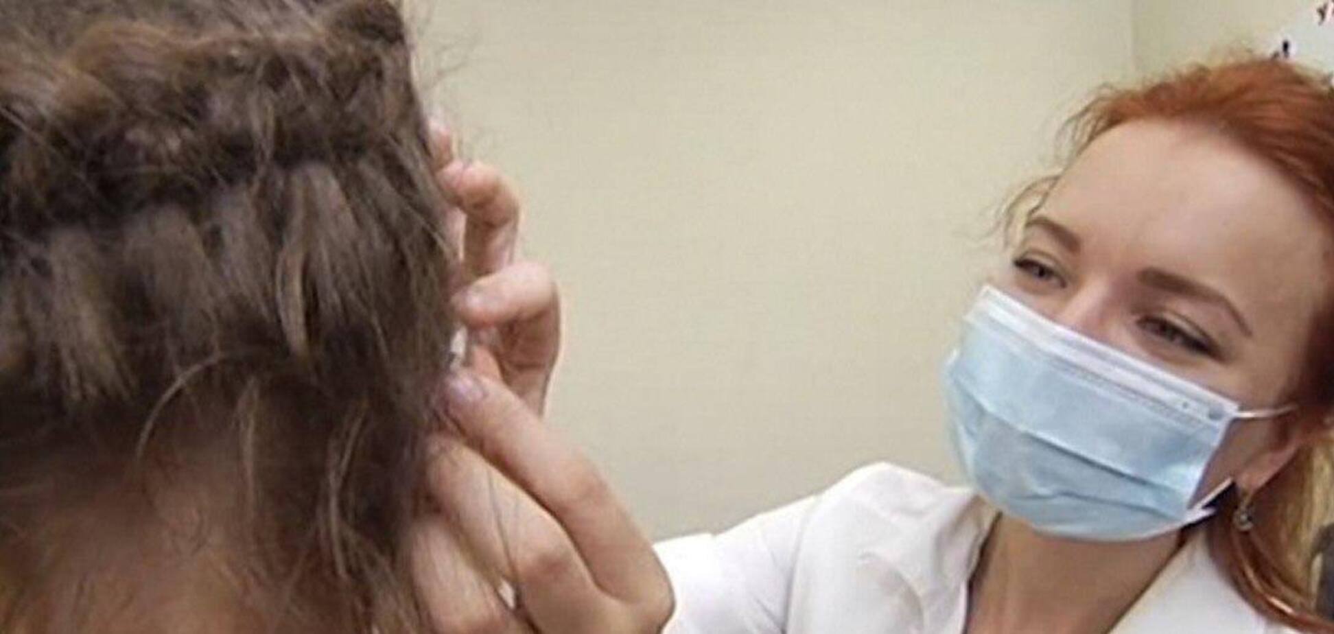 Фонд Ахметова поможет в слухопротезировании детей