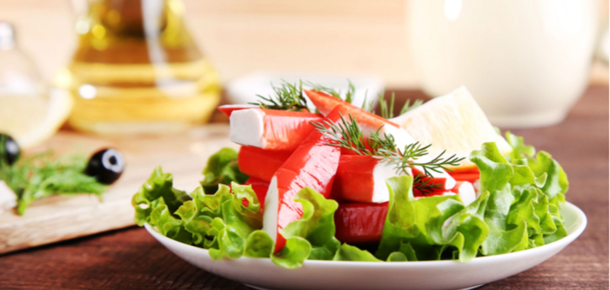 Як незвично подати крабовий салат: варіант дуже простої закуски 