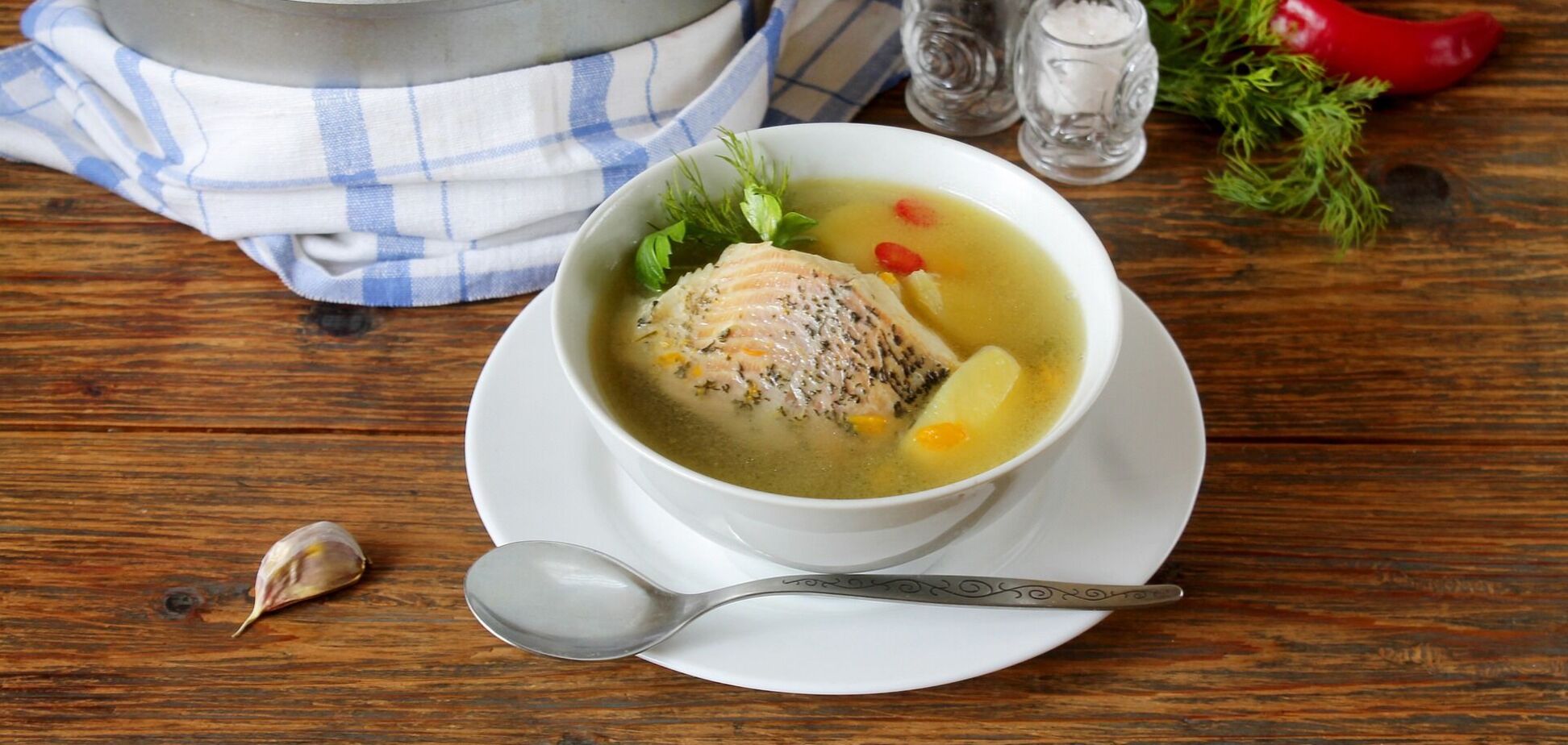Смачний рибний суп