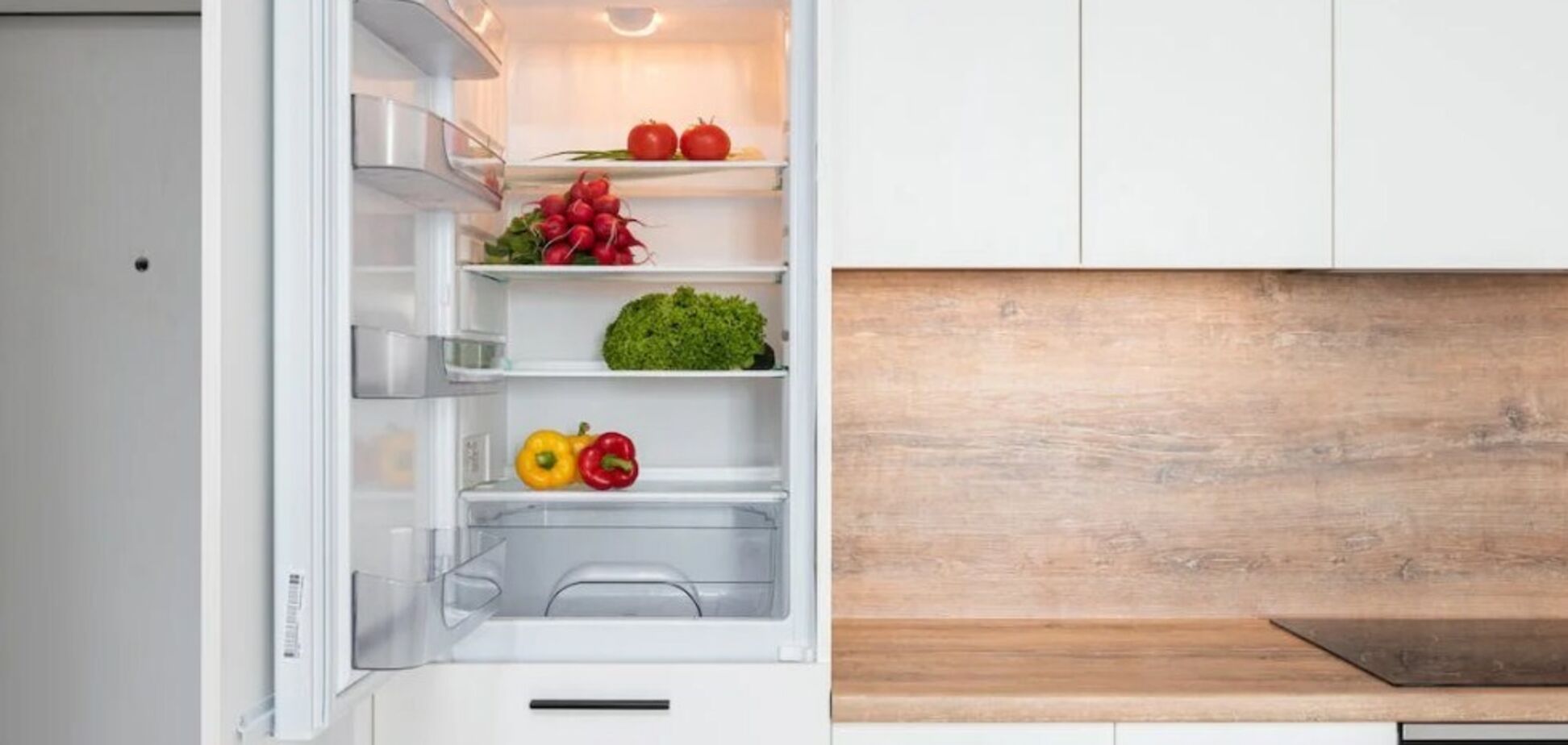 Як та чим відмити холодильник від жовтих плям: 3 народні способи