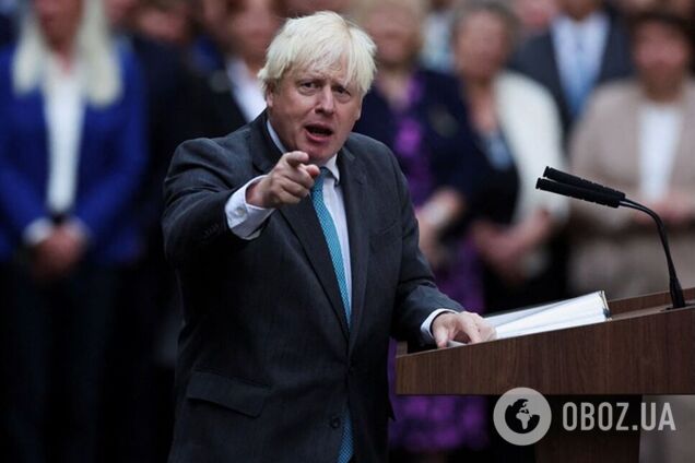 Джонсон передал должность премьера Лиз Трасс и покинул резиденцию главы правительства. Фото и видео