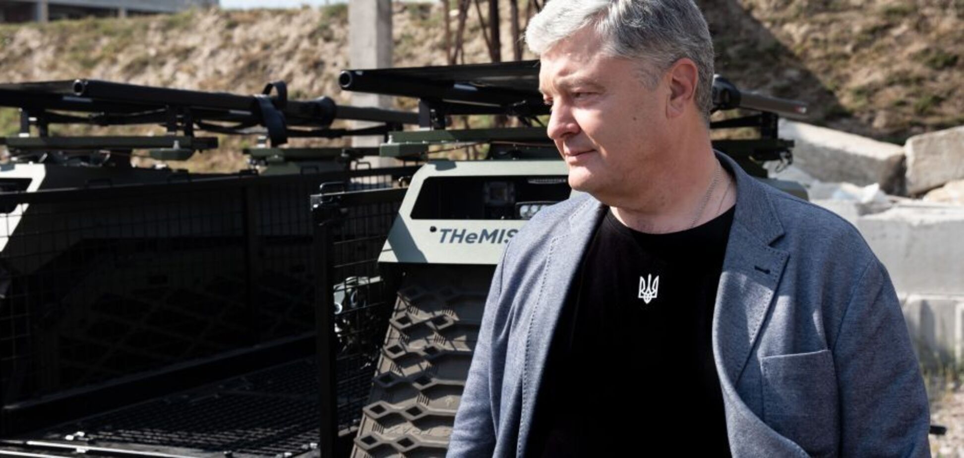 Порошенко озвучив головні пріоритети для допомоги ЗСУ: ППО, парамедики та броня