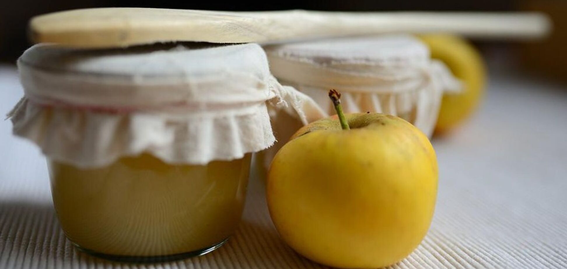 Яблучне пюре без цукру на зиму: підійде навіть для немовлят