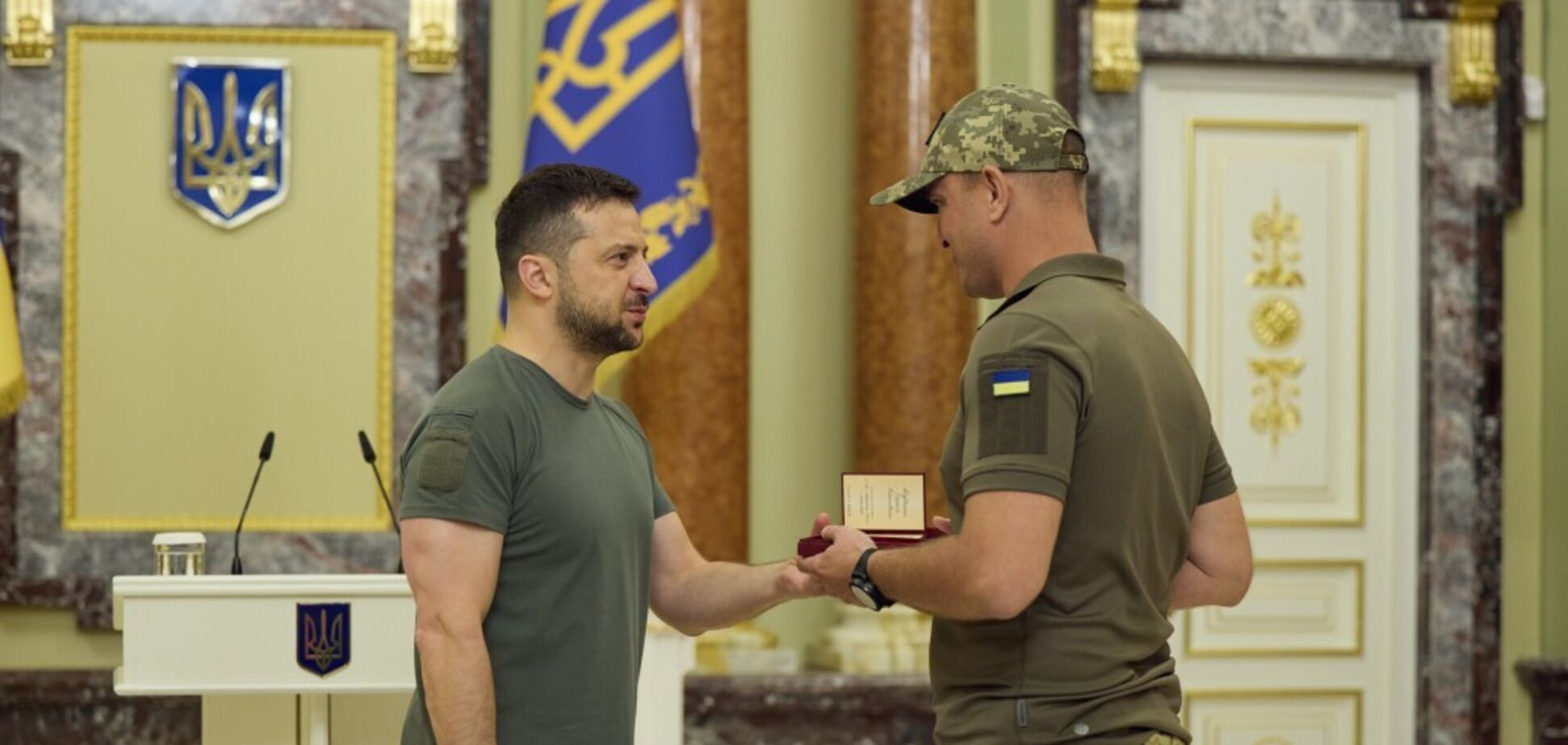'Ми виграли цю інформаційну війну, але вона ще триває': Зеленський нагородив українських і зарубіжних журналістів. Відео