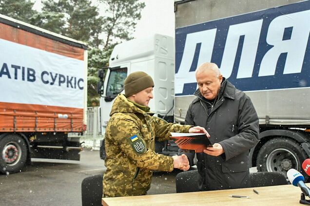 С первого дня войны работаем на победу: ФК 'Динамо' и Фонд братьев Суркис отчитались о благотворительной деятельности