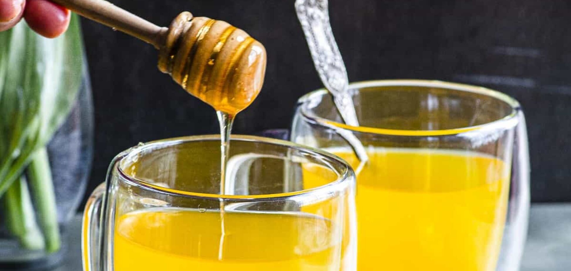 Почему нельзя добавлять мед в кипяток сразу после заваривания чая: развеиваем мифы.