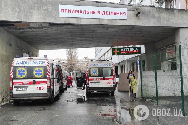 Пациент поранин работника скорой помощи