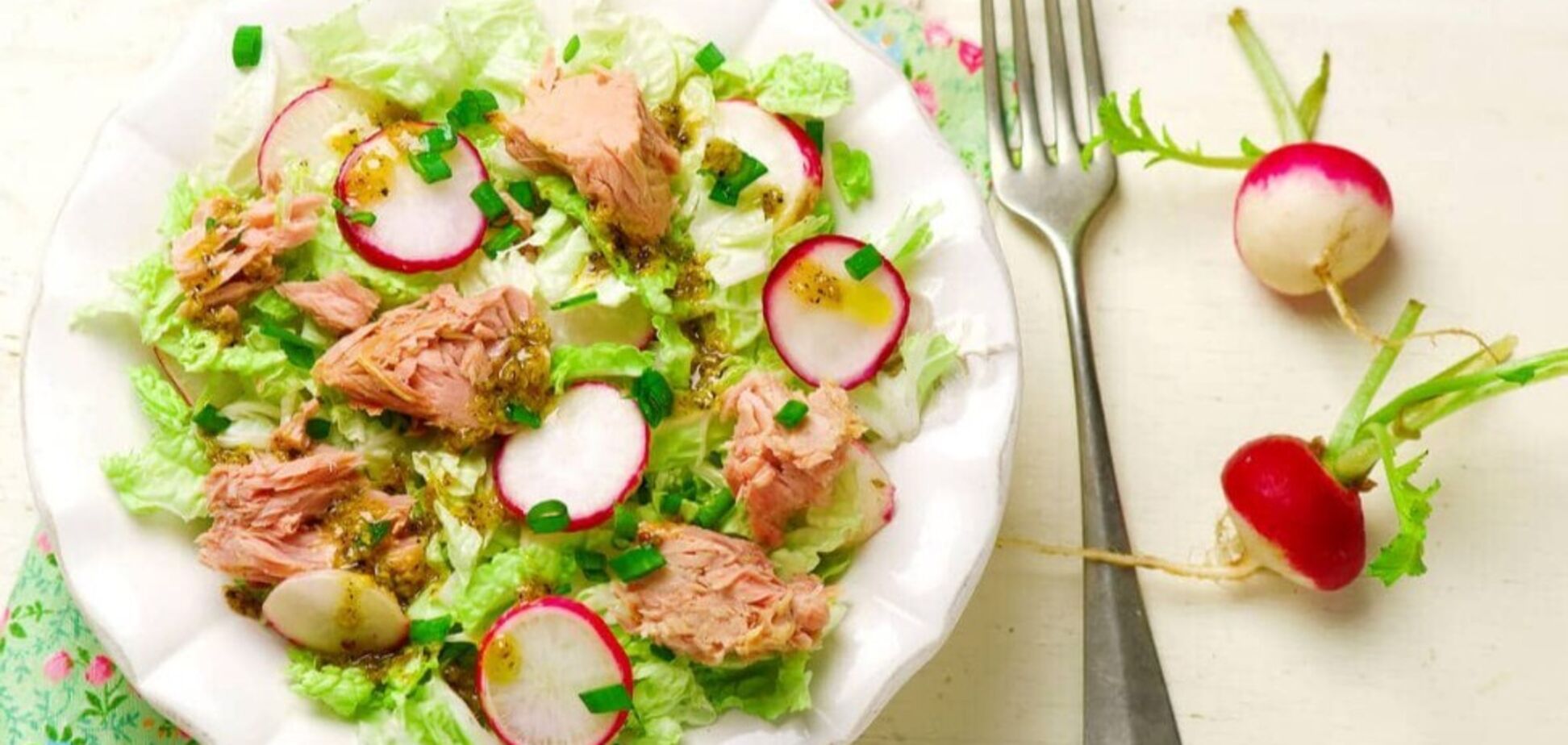 Який простий салат приготувати з пекінською капустою: страва на кожен день