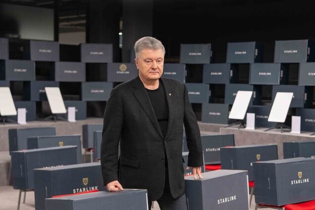 'Щоб нищити окупантів у промислових масштабах': Порошенко передав нову партію 'Старлінків' для ЗСУ