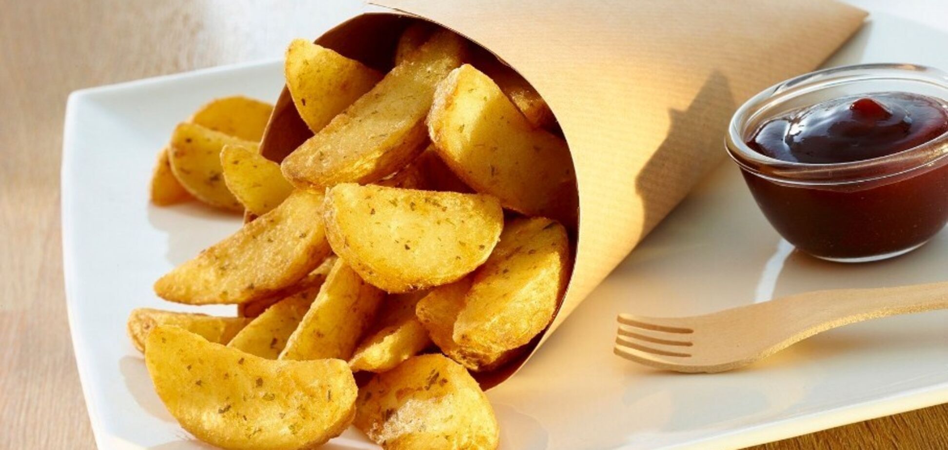 Запечена картопля по-селянськи, як у McDonald’s: як зробити скоринку хрусткою