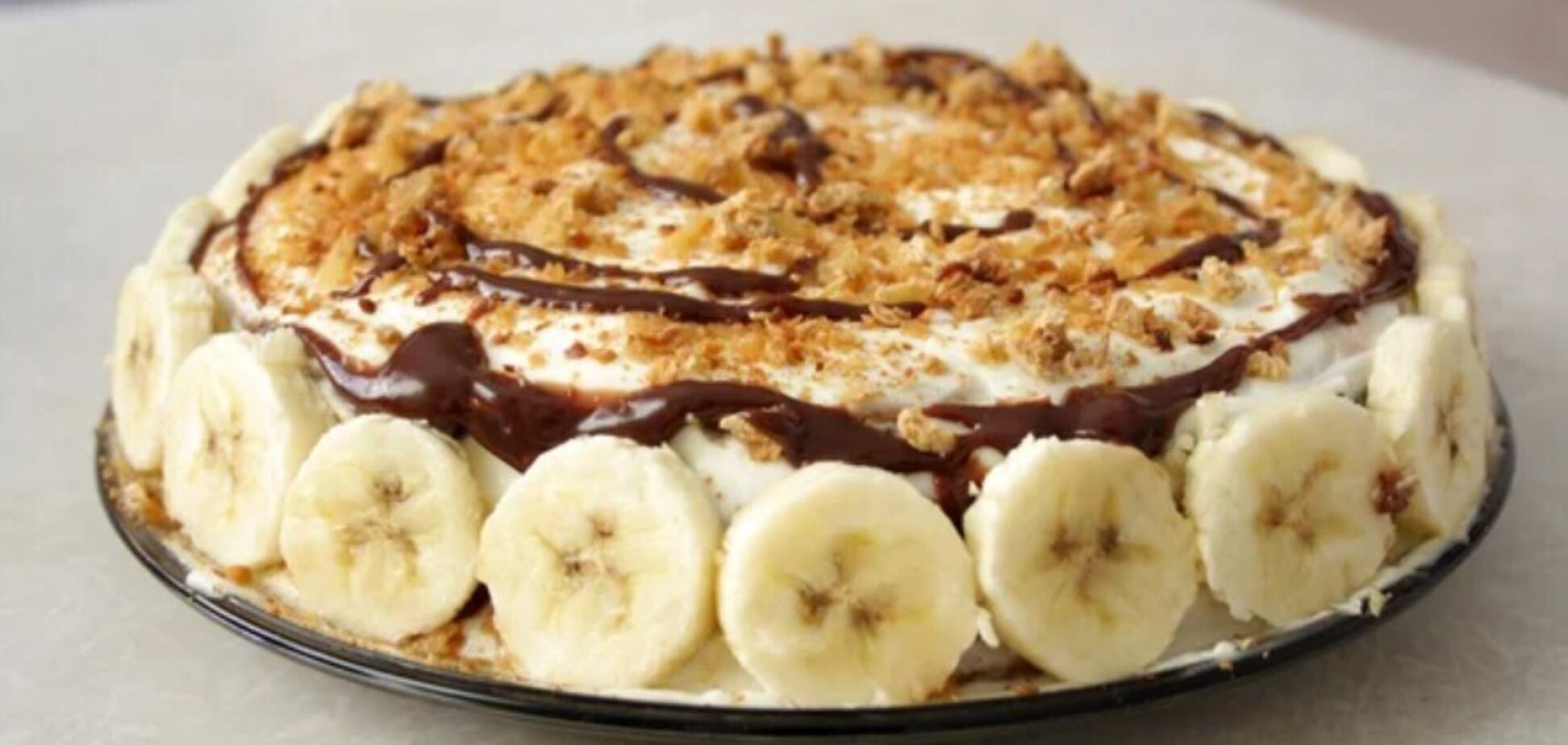 Банановый торт без сахара за 15 минут: не нужно жарить и выпекать коржи