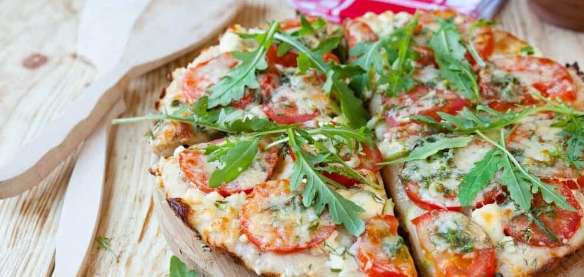 Елементарна піца без тіста: готується з лаваша