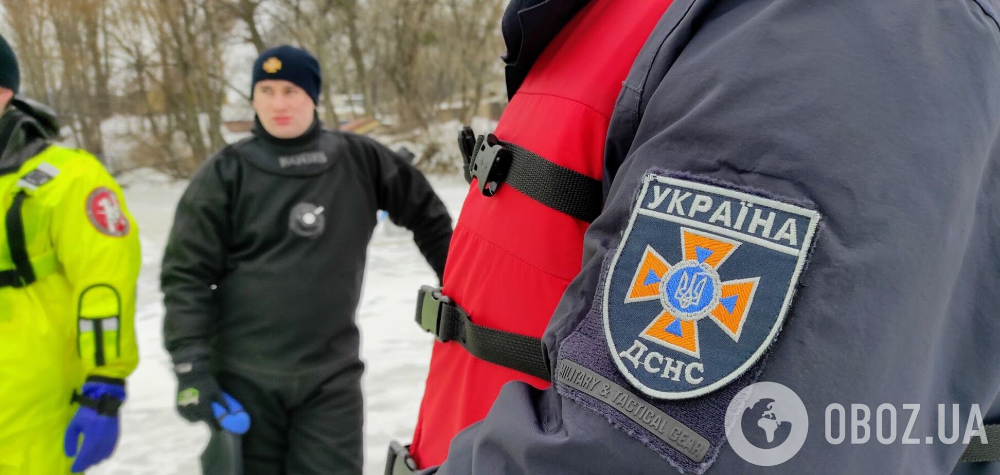 Спасатели достали тело погибшей из воды