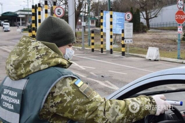 Кабмін заборонив виїзд чиновників за кордон без поважних причин під час війни