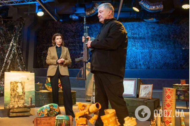 Защитники Украины, воюющие под Бахмутом, получили зимнюю форму и бус от Фонда Порошенко