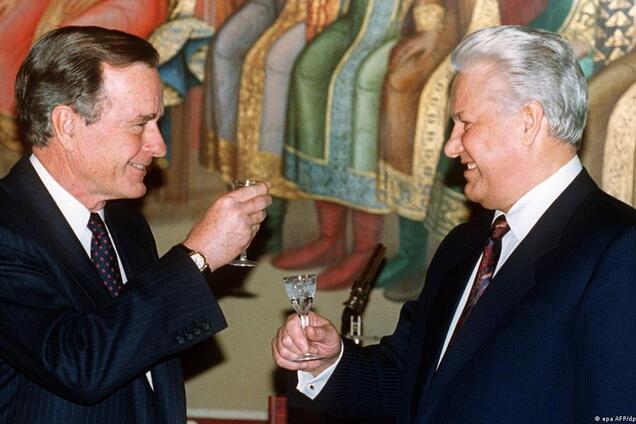 Мировые лидеры должны искупить грехи предшественников: они очень провинились перед Украиной