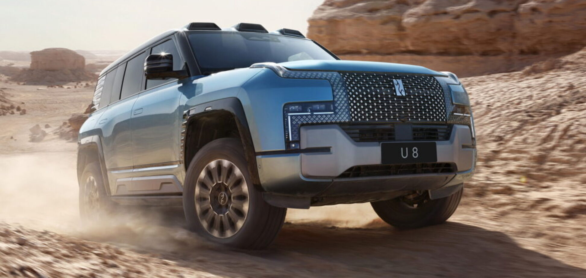 Китайський BYD показав електричний SUV з характеристиками суперкара