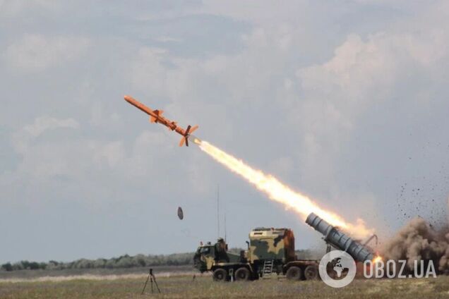 У Украины уже есть образцы собственных ракет дальностью до 1000 км: у Зеленского рассказали подробности