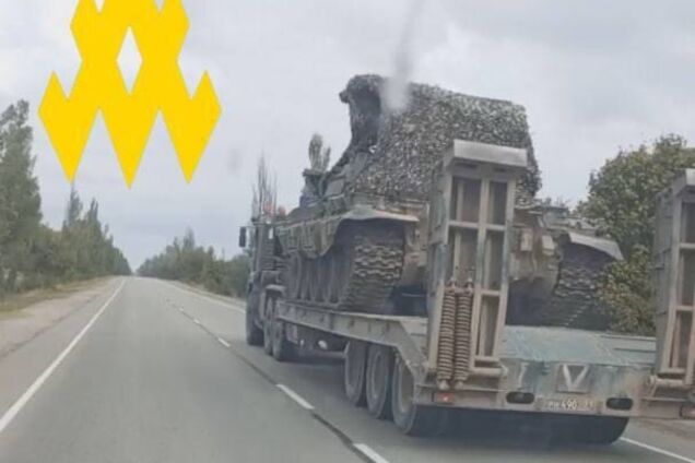 Окупанти перекидають військову техніку з Криму на Херсонщину